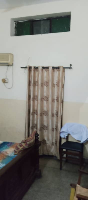 In Allama Iqbal Town - Chinab Block 10 Marla House For sale 9