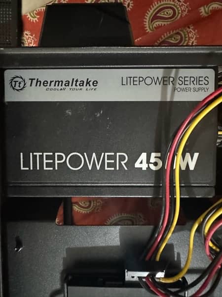 Thermaltak Lite power 450 W power supply. 1