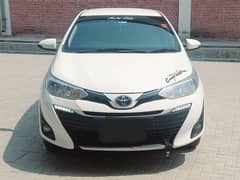 Toyota yaris 1.3 ative MT 2021 white coloure