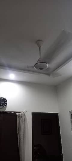 ceiling fen excellent condition
