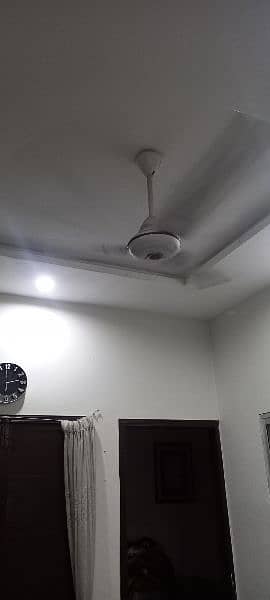 ceiling fen excellent condition 0