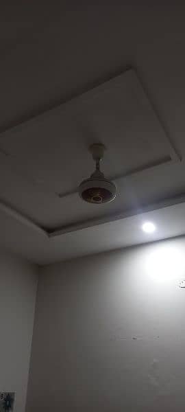 ceiling fen excellent condition 3