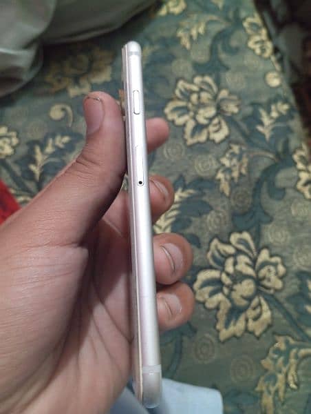 iPhone 6 64 GB  approved good condition 4