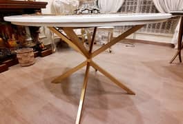 Table / Center Table / round table / home decor / furniture