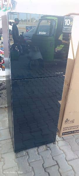 Haier Refrigerator Medium size glass door black color 0