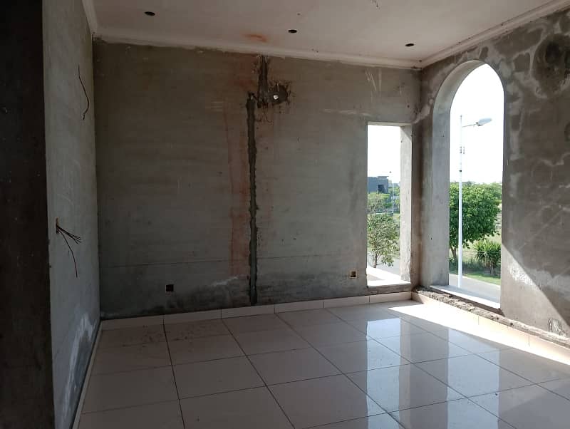 1 KANAL GREY STRUCTURE WITH FULL BASEMENT FOR SALE NEAR TO RAYA. 10