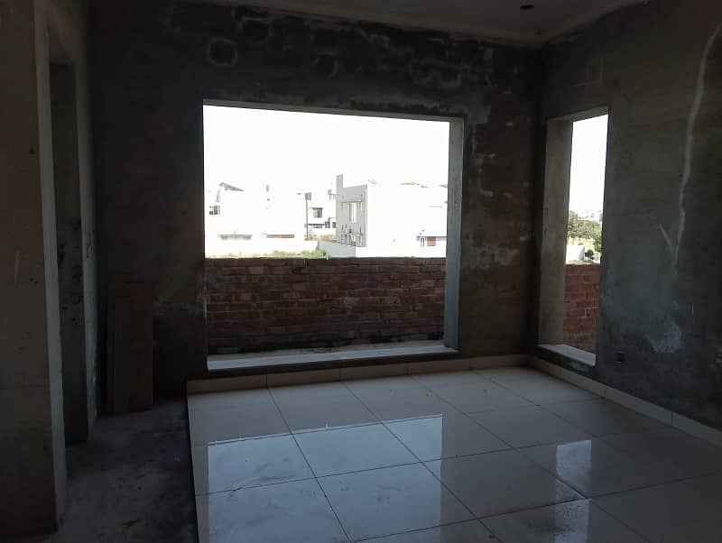 1 KANAL GREY STRUCTURE WITH FULL BASEMENT FOR SALE NEAR TO RAYA. 11
