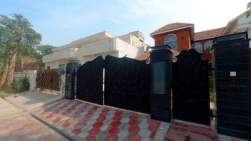 Prime Location 2 Kanal House In DHA Phase 3 - Block Z For Sale At Good Location 2