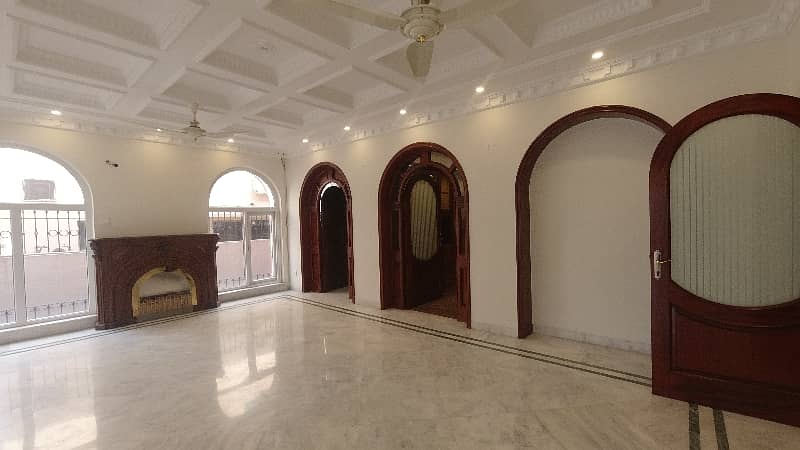Prime Location 2 Kanal House In DHA Phase 3 - Block Z For Sale At Good Location 10