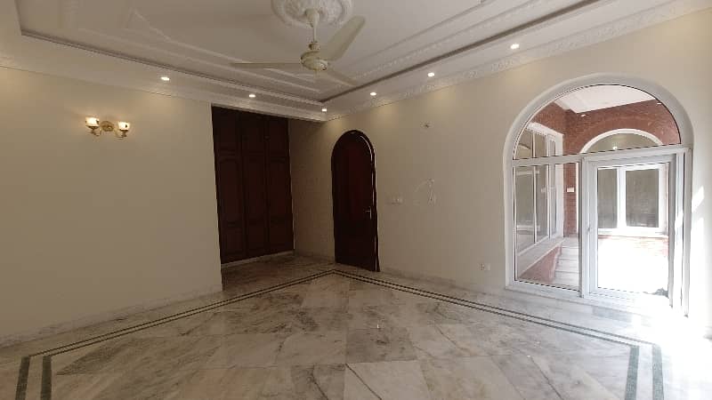 Prime Location 2 Kanal House In DHA Phase 3 - Block Z For Sale At Good Location 19