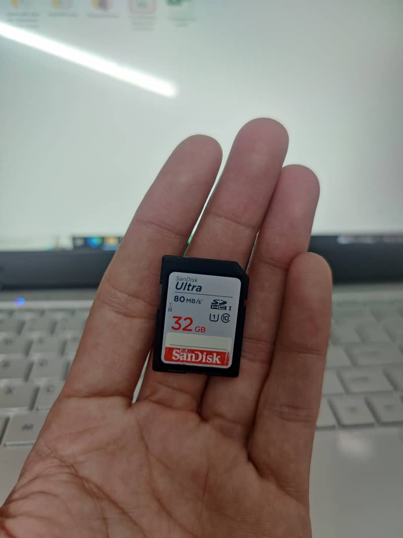 SandDisk 32 Gb memory Card 1