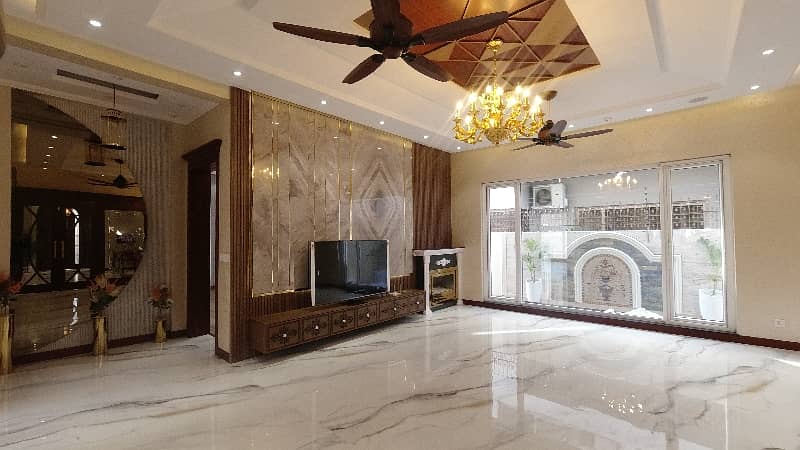Ideally Located Prime Location House Of 1 Kanal Is Available For Sale In Lahore 12