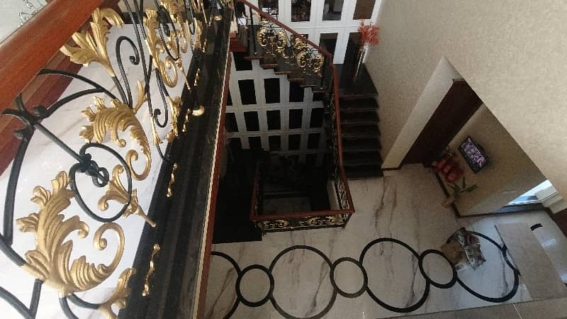 Ideally Located Prime Location House Of 1 Kanal Is Available For Sale In Lahore 49