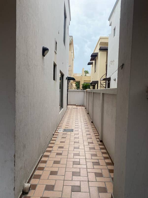 10 Marla Full House Available For Rent in DHA phase 8 4