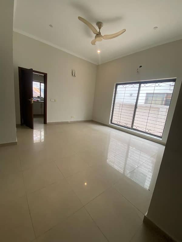10 Marla Full House Available For Rent in DHA phase 8 6