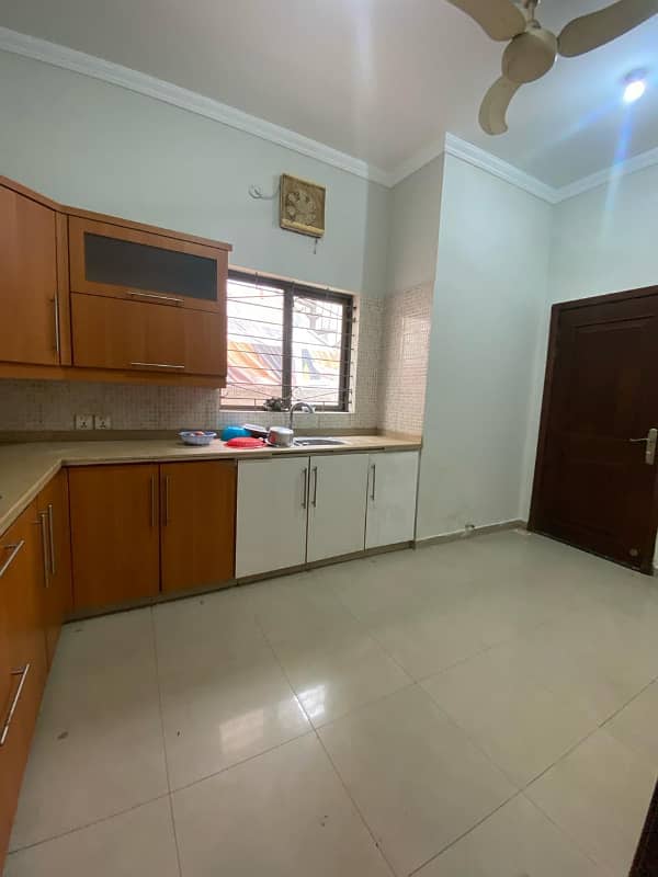 10 Marla Full House Available For Rent in DHA phase 8 10