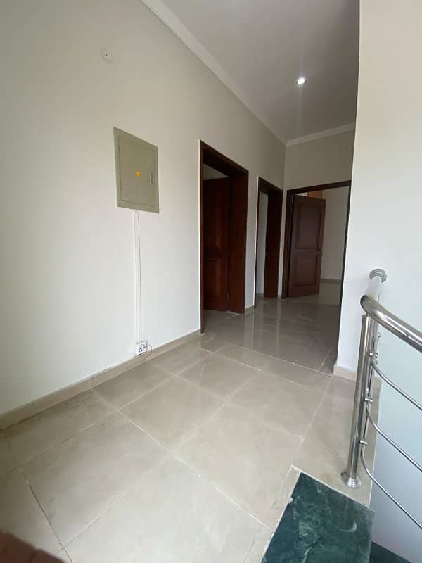 10 Marla Full House Available For Rent in DHA phase 8 11