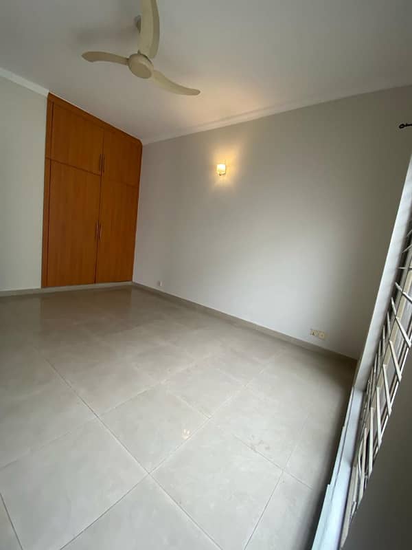 10 Marla Full House Available For Rent in DHA phase 8 13