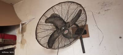 24 inch Royal brekit fan good condition