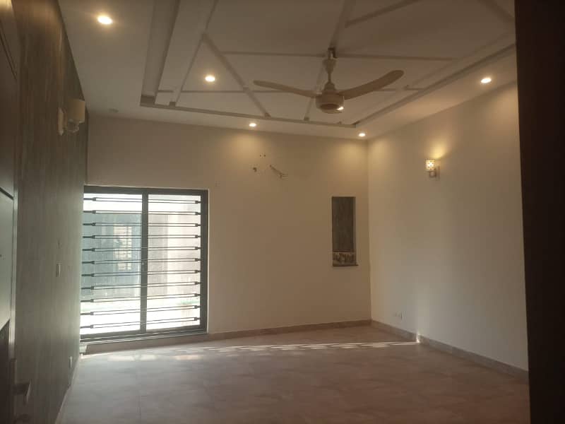 LOWER LOCK Upper Portion Available For Rent In DHA Phase 3 10
