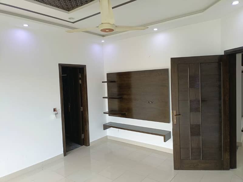 kanal upper portion separate gate Available for Rent in DHA phase 6 0