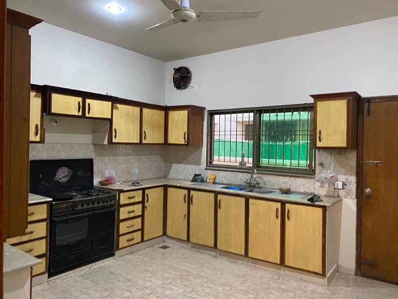 Kanal Lower Portion Available For Rent In DHA Phase 4 11