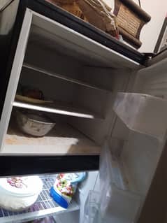 i am selling refrigerator in good condition 0