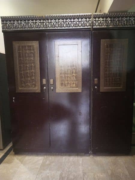 3 door wooden almari used like new 1