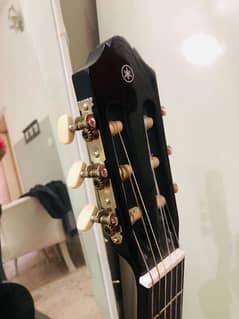 Guitar Yamaha C-40