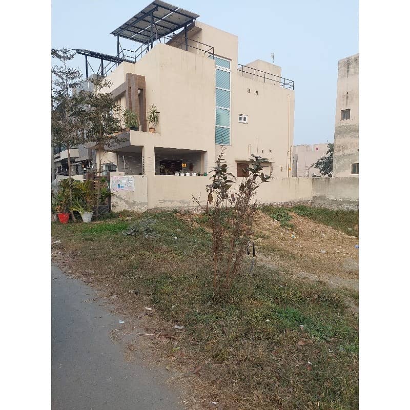 6.4 Marla Plot For Sale Near Park And Mosque In DHA 9 Town Lahore 0