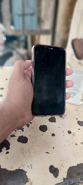 iphone 11 64gb in new condition 2