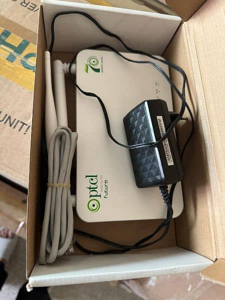 PTCL WiFi router hub modem full box with charger 0