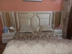 new bedroom set only 6 months used urgemt sell