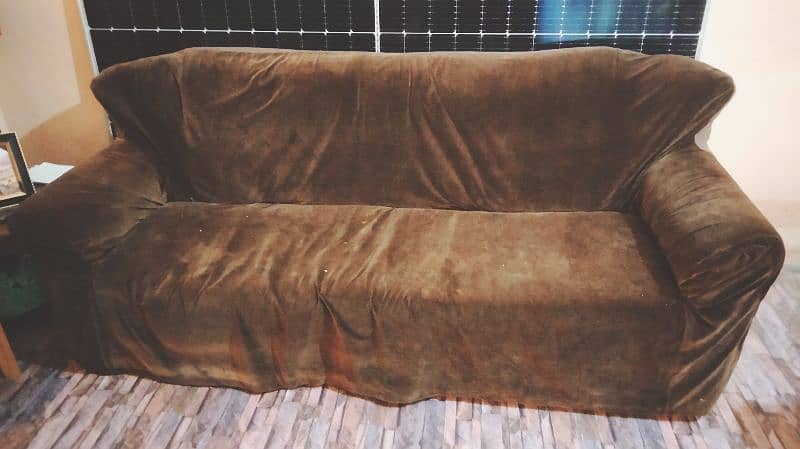 5 seater sofa set gently used in brown 0