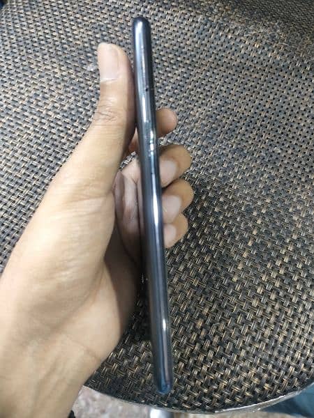 Oppo F17pro Black Colour  with box & charger 03354211004  contact numb 2