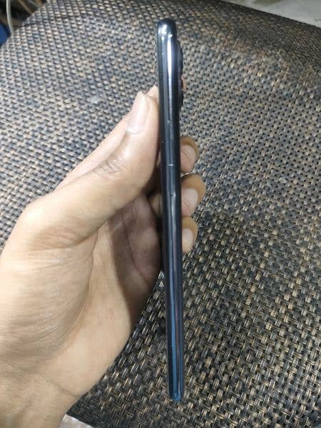 Oppo F17pro Black Colour  with box & charger 03354211004  contact numb 3