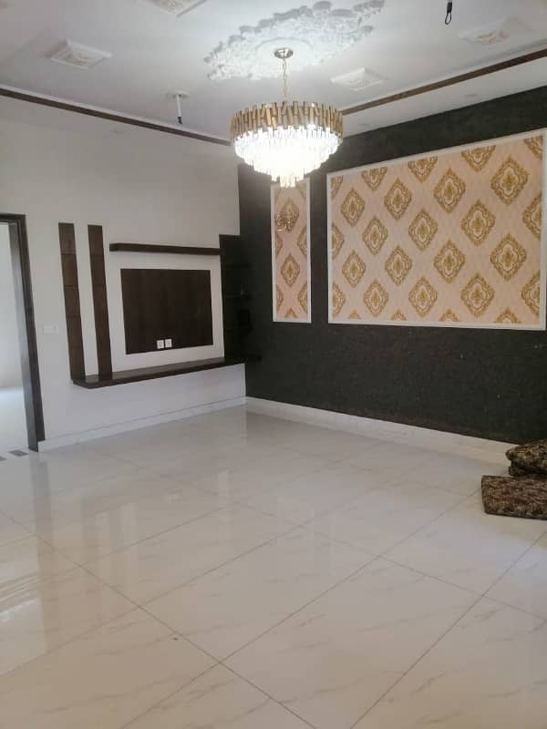 10 Marla Lower Portion Available For Rent In Wapda Town phase2 2