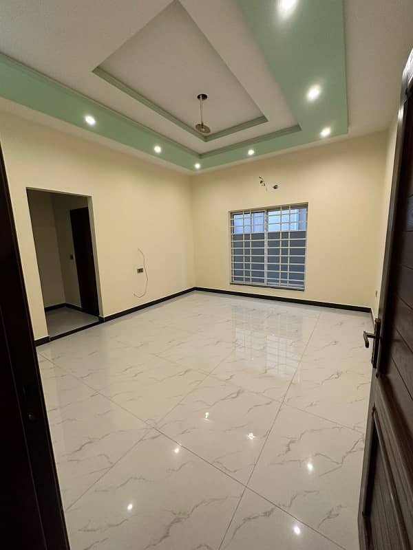10 Marla Lower Portion Available For Rent In Wapda Town phase2 3