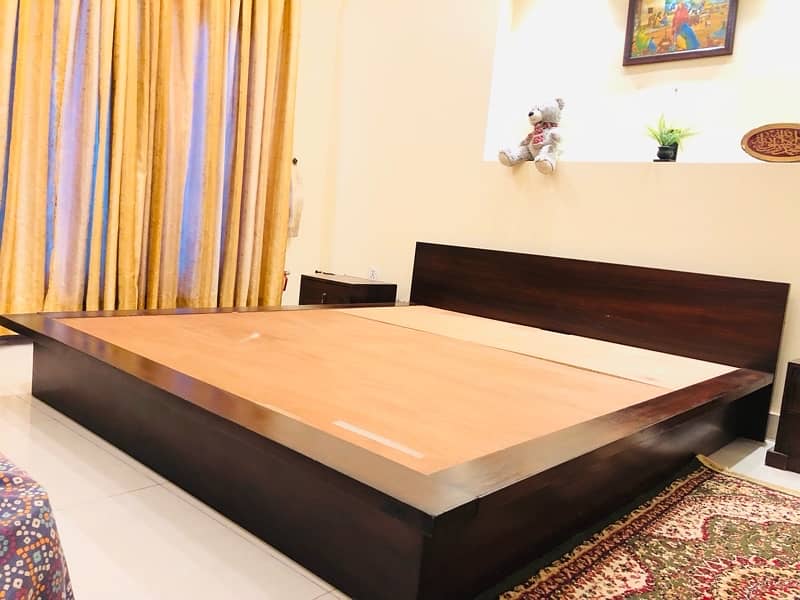 Pure sheesham /Thalii/wooden /queen size /bed /side table 0