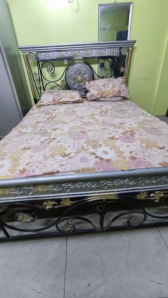 I am selling queen size bed with mattress 2