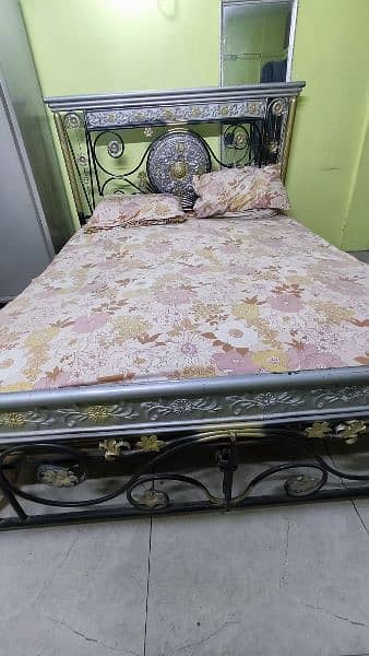 I am selling queen size bed with mattress 3
