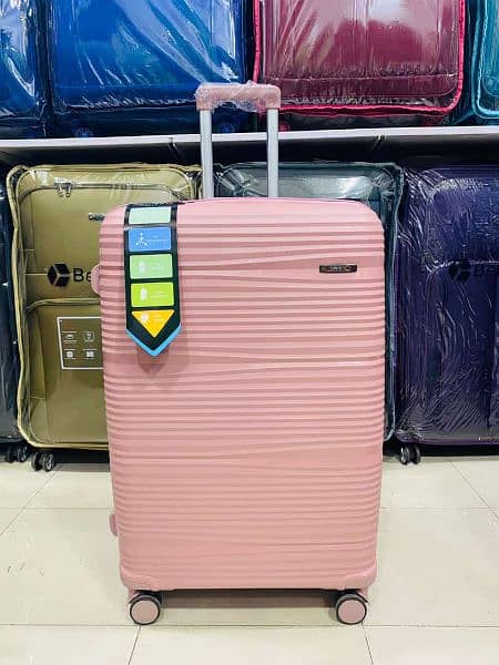 Suitcases Available on wholesale Price 4