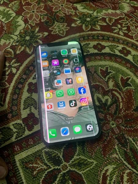 iPhone 12 Pro Max Fouctory unlock 85 BH 128 gb 4