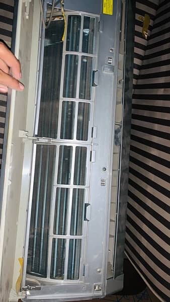 Gree 12CZ9 1.0 ton Split Air Conditioner with Box No open repair 7