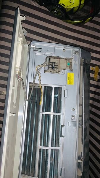 Gree 12CZ9 1.0 ton Split Air Conditioner with Box No open repair 10