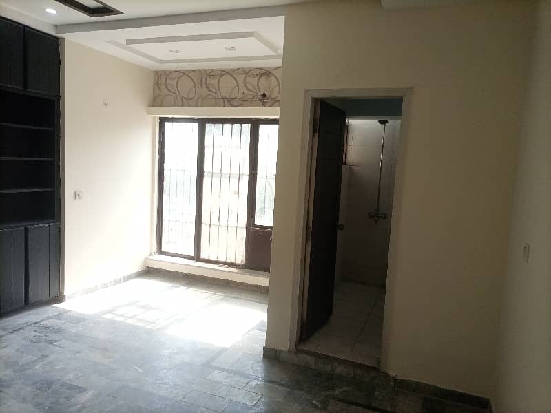 4 Marla 1st floor office available for rent 7