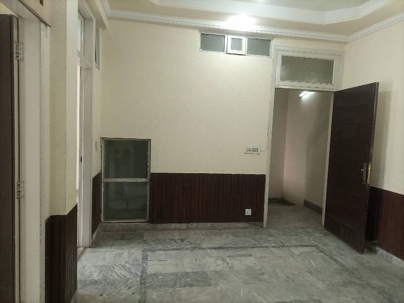 4 Marla 1st floor office available for rent 10