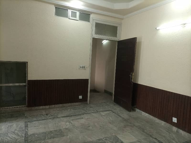 4 Marla 1st floor office available for rent 12