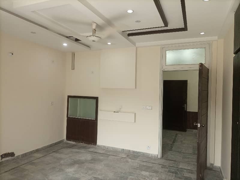 4 Marla 1st floor office available for rent 23