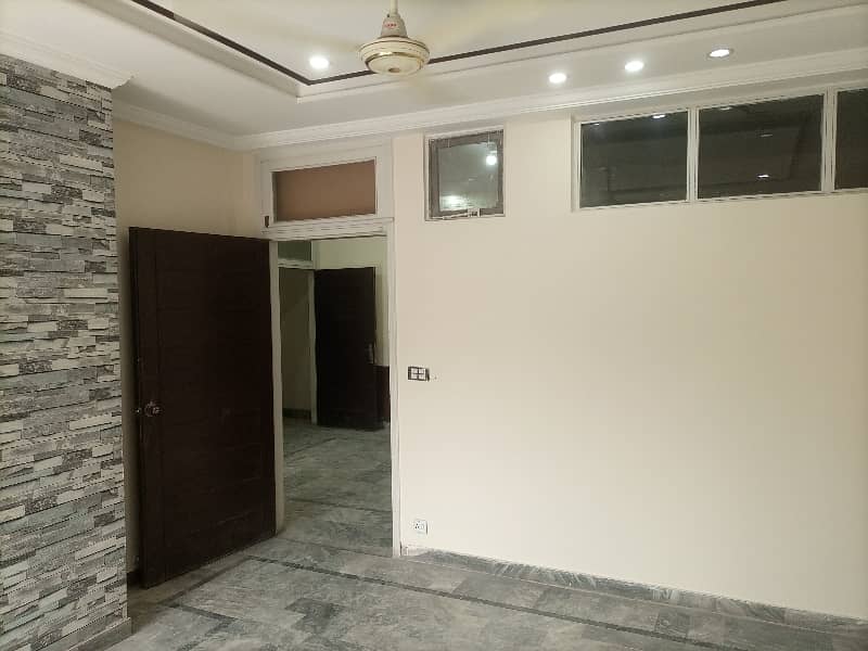 4 Marla 1st floor office available for rent 27